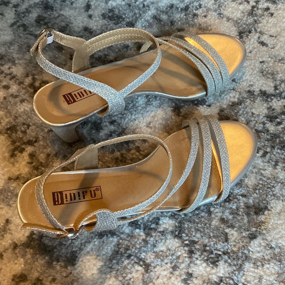 Girls dress shoe